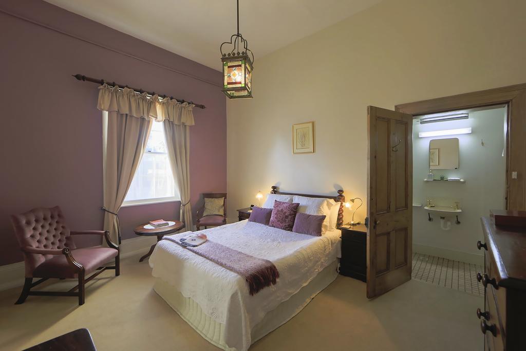 The Racecourse Inn Longford Exteriör bild
