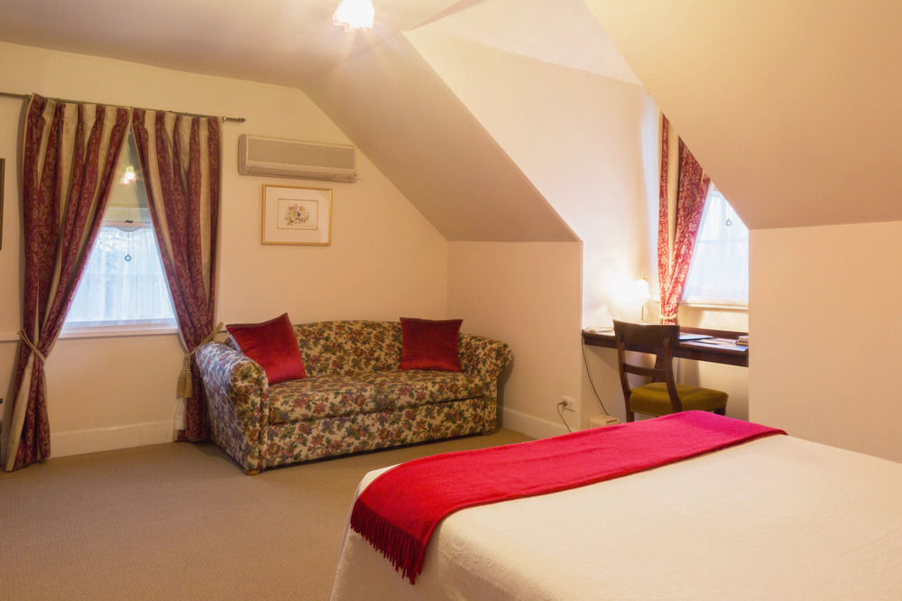 The Racecourse Inn Longford Exteriör bild