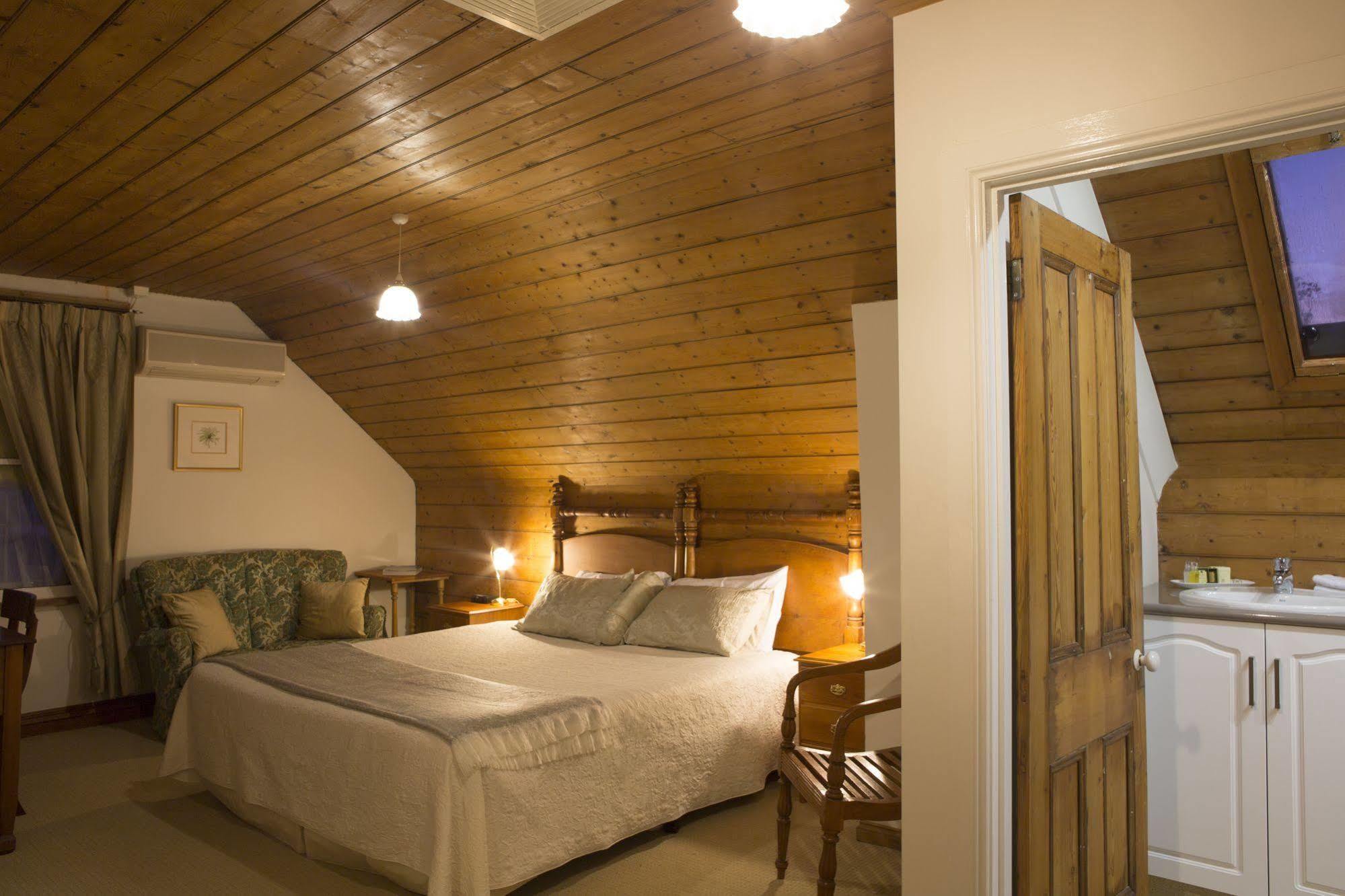 The Racecourse Inn Longford Exteriör bild