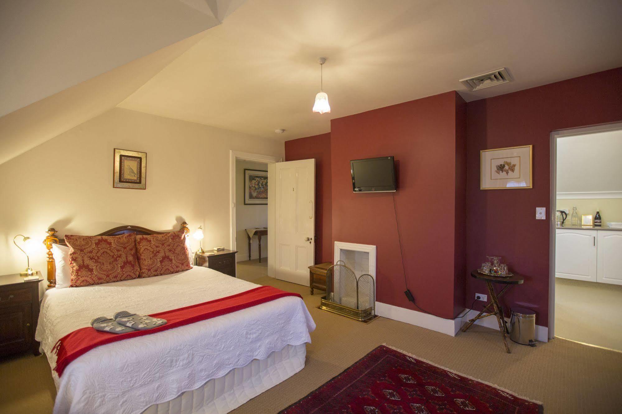 The Racecourse Inn Longford Exteriör bild